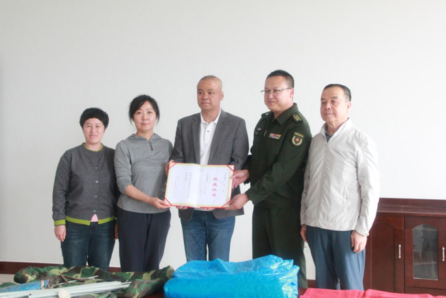 文物捐贈顯大愛 軍事文化共傳承——自治區軍休中心軍休干部向...